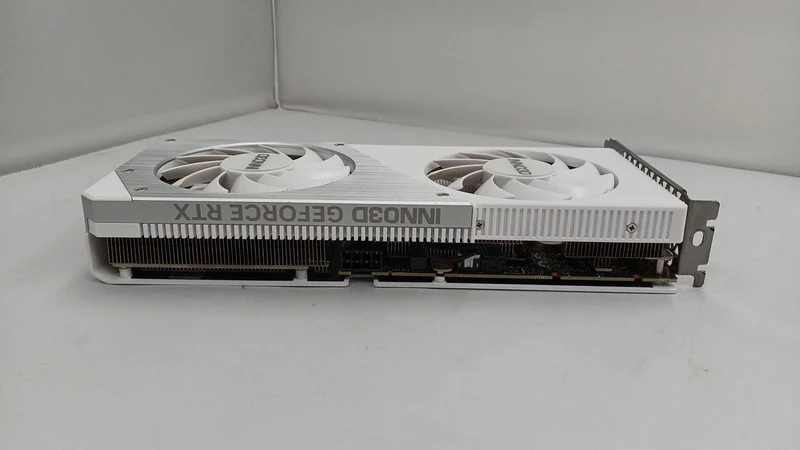 Carte graphique INNO3D : GeForce RTX 4060 Ti 8 Go Twin