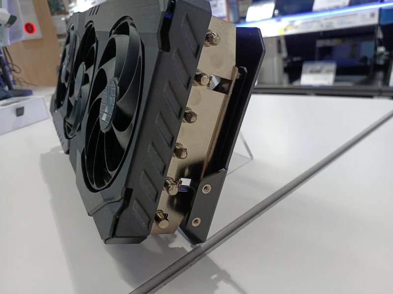 Carte graphique ASUS TUF-RTX3070TI-8G-V2-GAMING