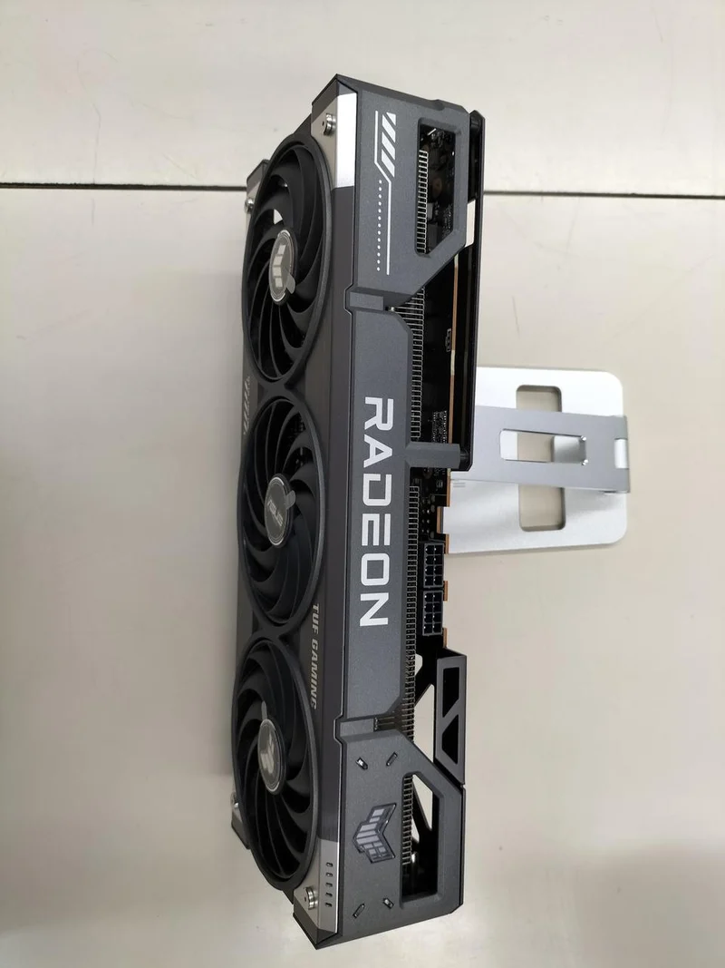 Carte graphique ASUS : TUF-RX9070-O16G-GAMING
