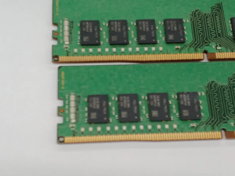 SAMSUNG DDR4-2400/16 Go x2 Cartes pour serveur M391A2K43BB1-CRCQ