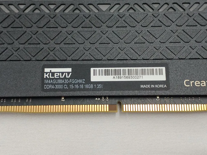 Mémoire KLEVV DDR4 32 Go IM4AGU88A30-FGGHMZ