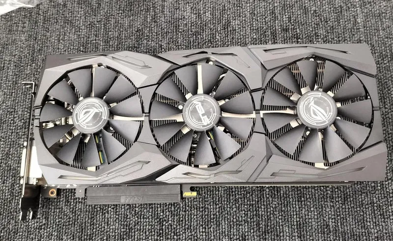 Carte graphique ASUS ROG-STRIX-GTX1080TI-011G-GAMIN