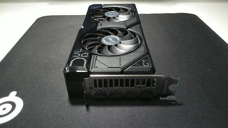 Carte graphique ASUS : DUAL-RX7700XT-O12G