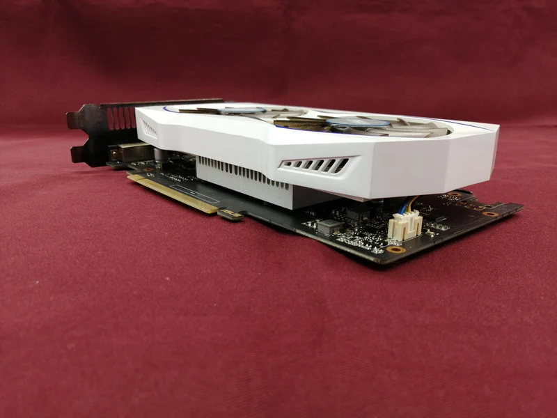 Carte graphique ASUS : DUAL-GTX1050TI-4G