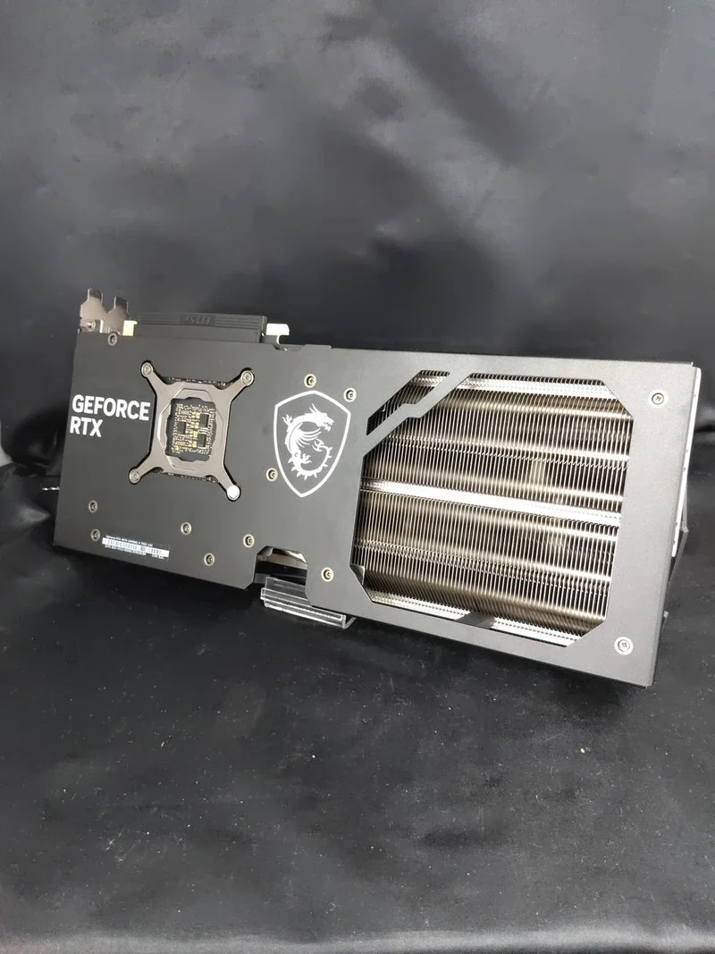 Carte graphique MSI RTX 4070 GAMING X TRIO 12G