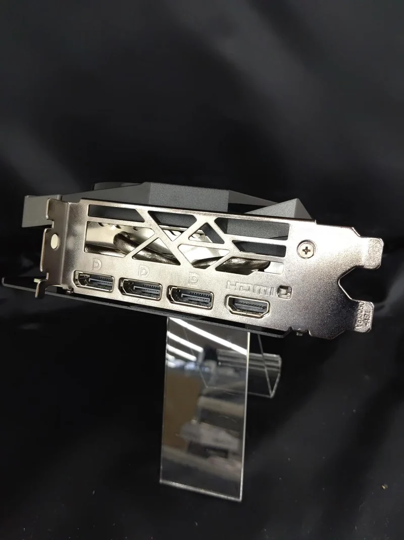 Carte graphique MSI RTX 4070 GAMING X TRIO 12G