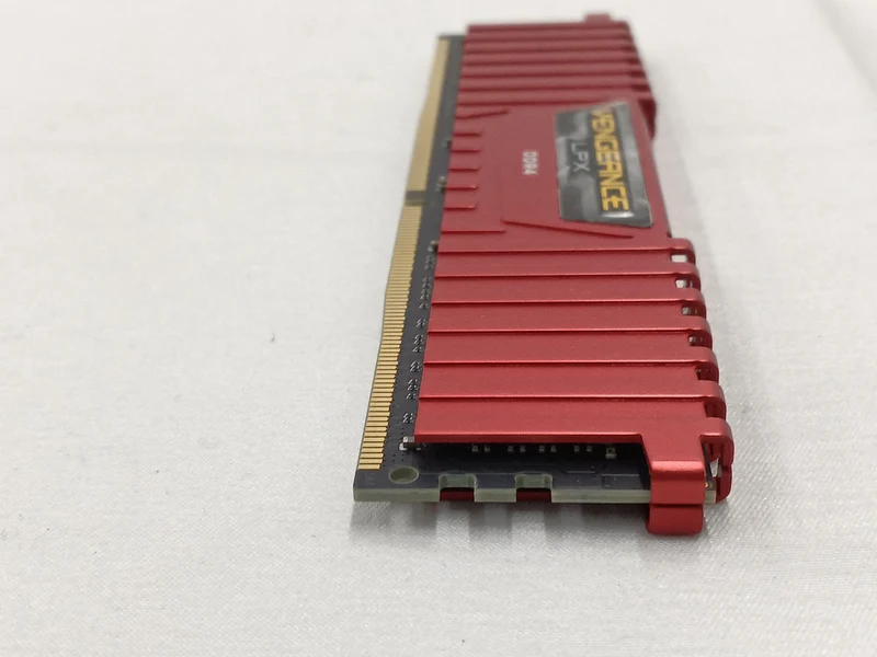 Mémoire CORSAIR DDR4 CMK32GX4M2A2666C16R