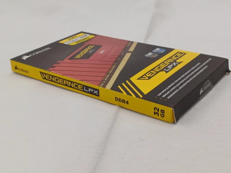 Mémoire CORSAIR DDR4 CMK32GX4M2A2666C16R