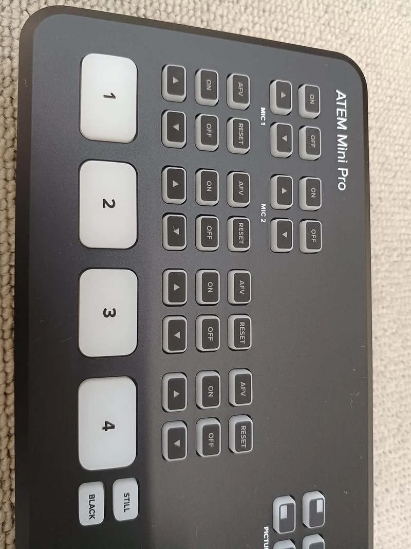 BLACKMAGICDESIGN Commutateur de streaming ATEM MINI PRO