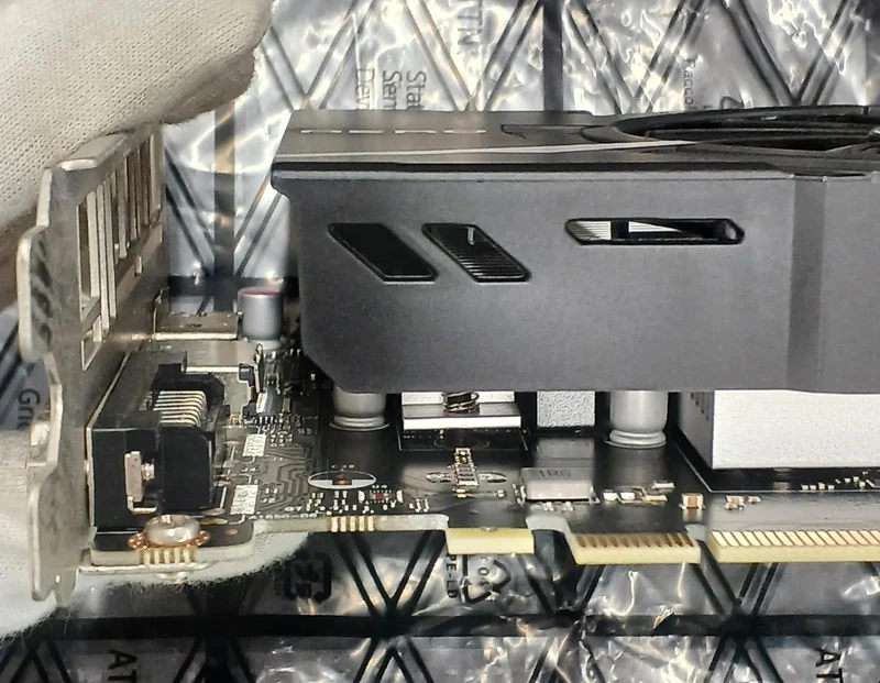 Carte graphique NVIDIA GTX1650 D6 AERO ITX J OC