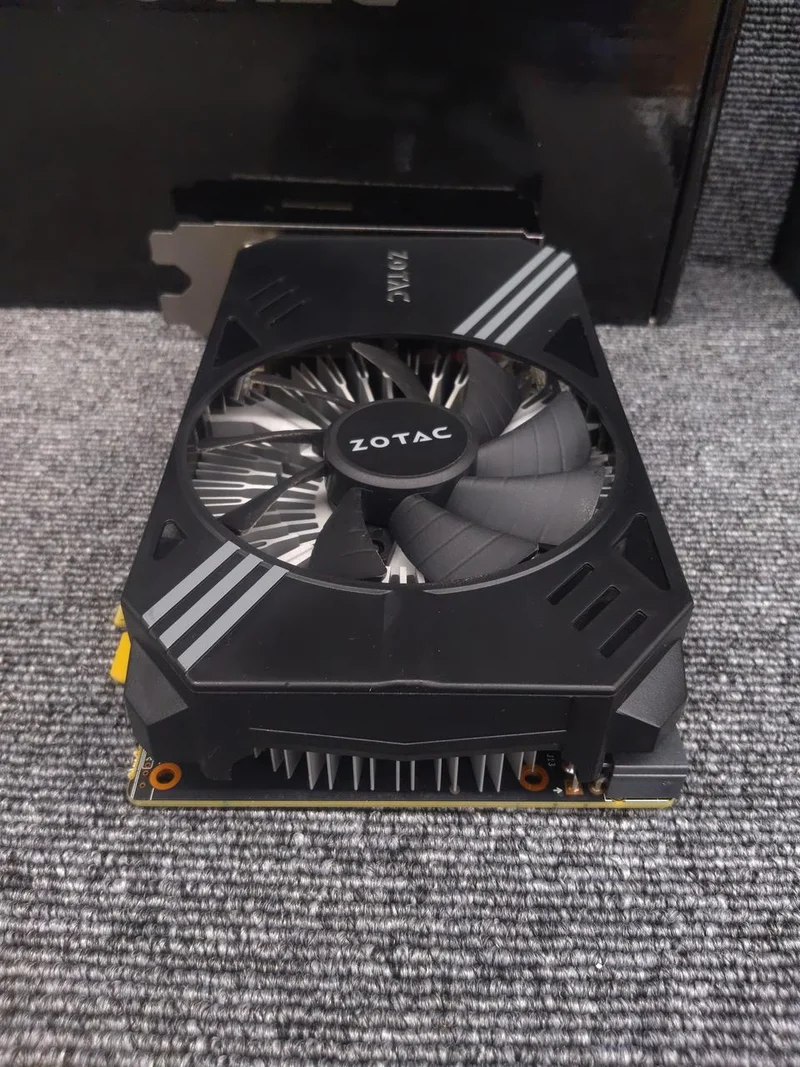 Carte graphique ZOTAC : ZT=GTX1060-GD5STD