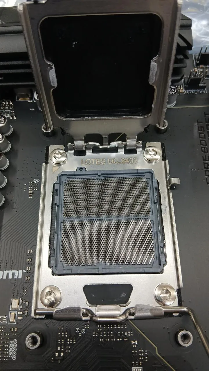 [À DÉCHETER] Carte mère MSI MAG B650M MORTAR WIFI *À DÉCHETER*