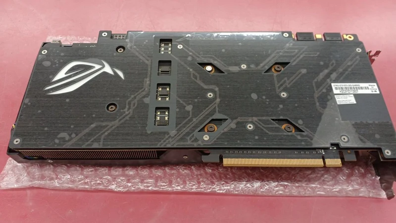 Carte graphique ASUS : STRIX-GTX1070-O8G-GAMING