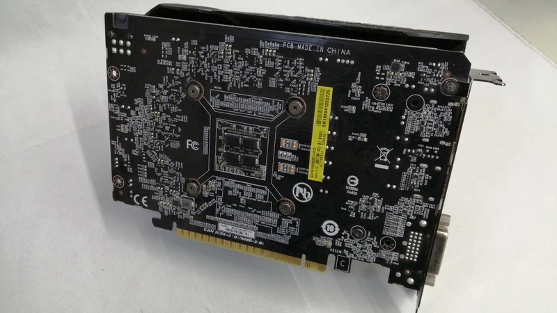 Carte graphique GIGABYTE : GV-N165SOC-4GD
