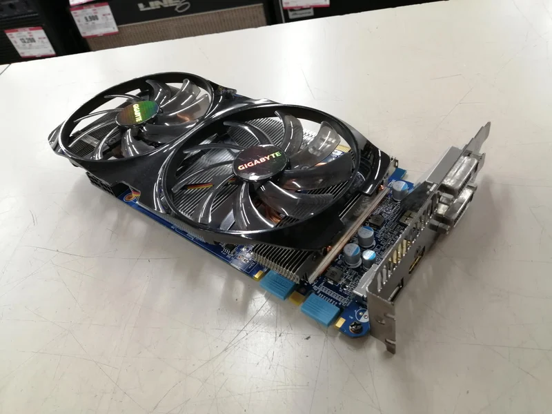 Carte graphique GIGABYTE : GV-N66TWF2-2GD
