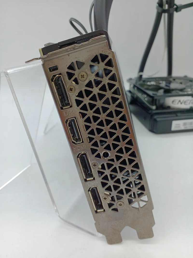 Carte graphique SYCOM : RTX 2080 SUPER avec refroidissement liquide