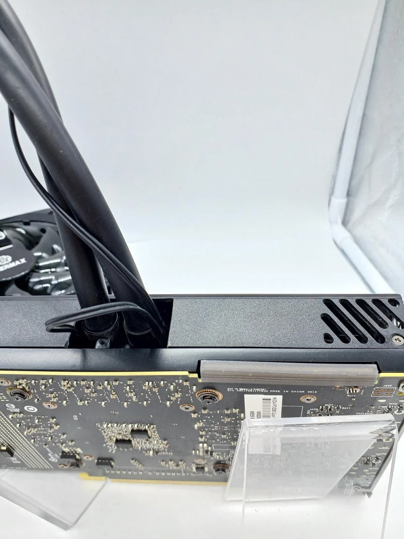 Carte graphique SYCOM : RTX 2080 SUPER avec refroidissement liquide