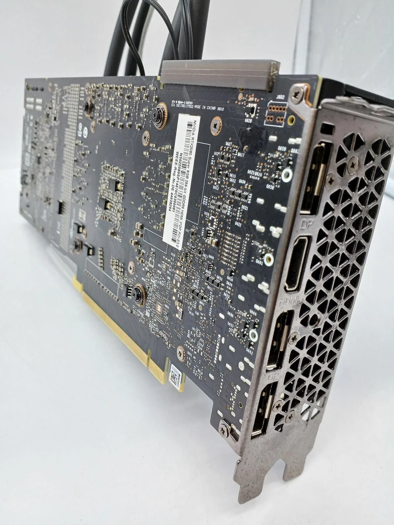 Carte graphique SYCOM : RTX 2080 SUPER avec refroidissement liquide