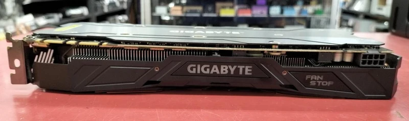 Carte graphique GIGABYTE : GV-N1080G1 GAMING-8GD