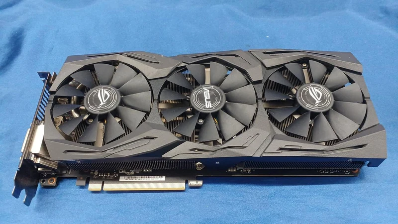 Carte graphique ASUS : GTX1080-A8G-GAMING