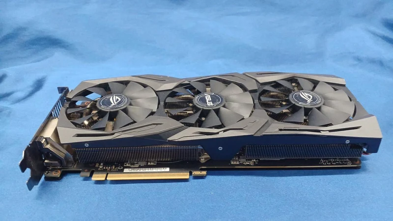 Carte graphique ASUS : GTX1080-A8G-GAMING