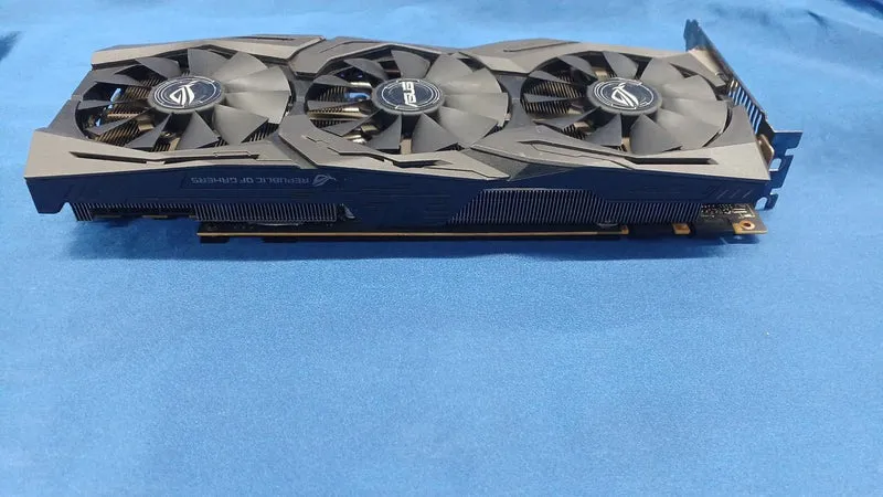 Carte graphique ASUS : GTX1080-A8G-GAMING