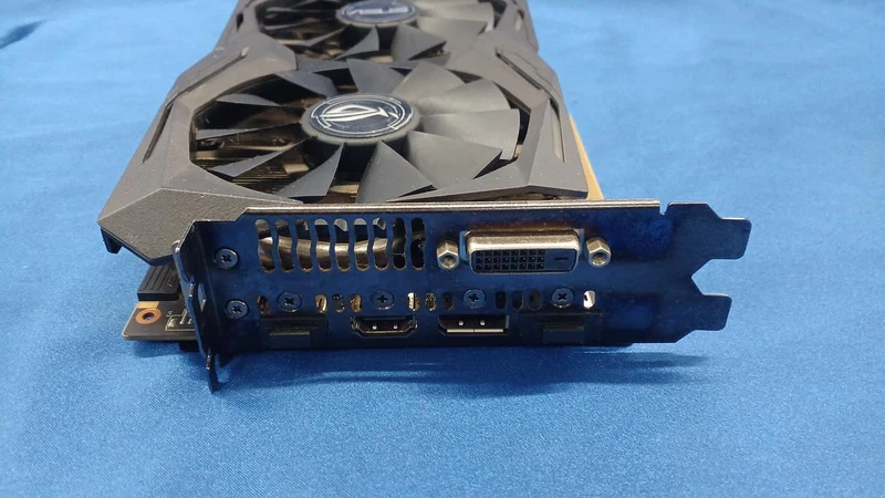 Carte graphique ASUS : GTX1080-A8G-GAMING