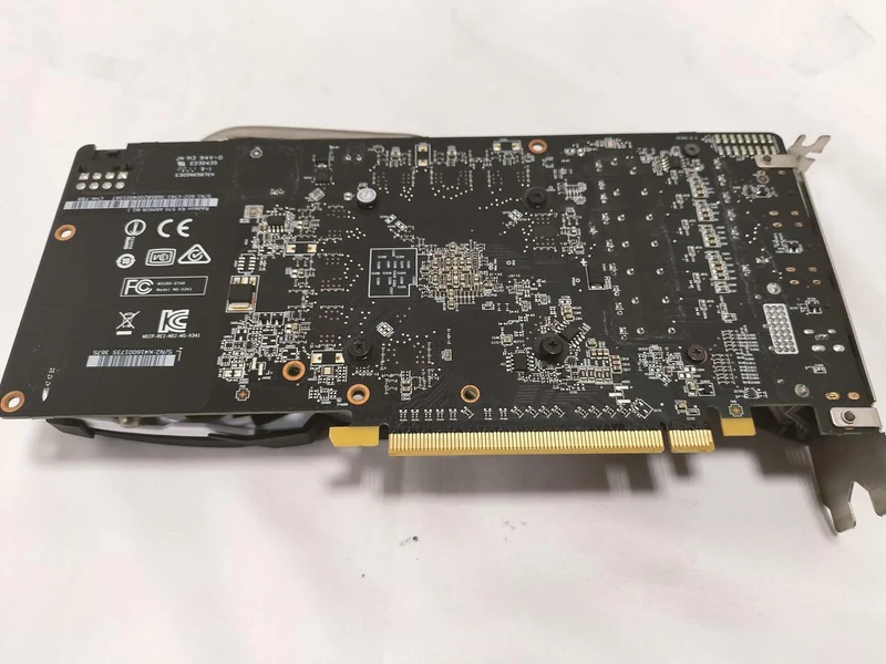 Carte graphique MSI : RADEON RX570 ARMOR 8G J