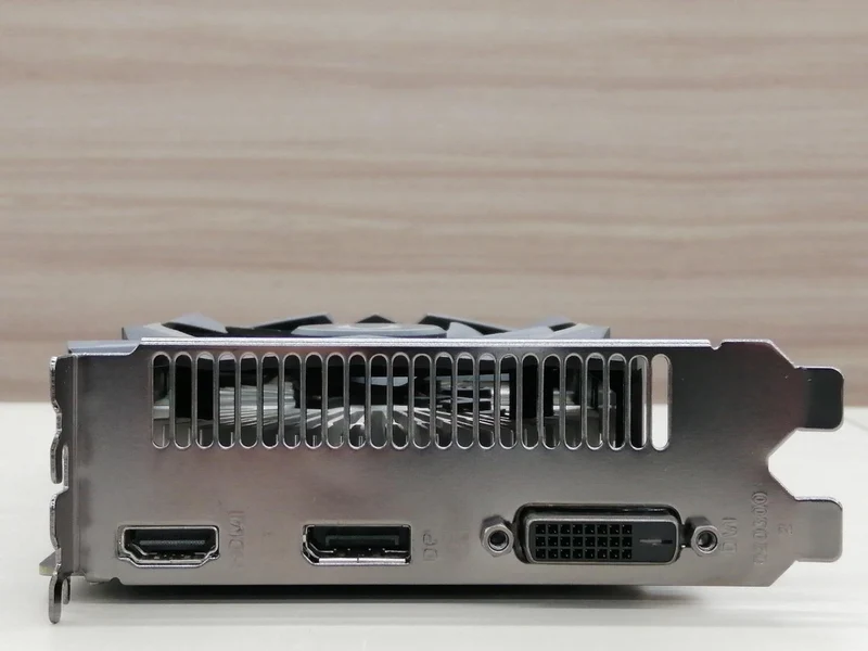 Carte graphique NVIDIA ZT-T16520F-10L compatible avec le bus PCI-EXPRESS de ZOTAC
