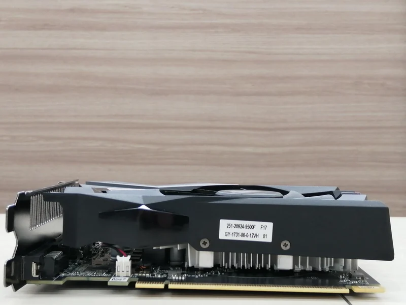 Carte graphique NVIDIA ZT-T16520F-10L compatible avec le bus PCI-EXPRESS de ZOTAC