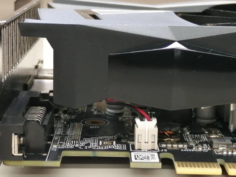 Carte graphique NVIDIA ZT-T16520F-10L compatible avec le bus PCI-EXPRESS de ZOTAC