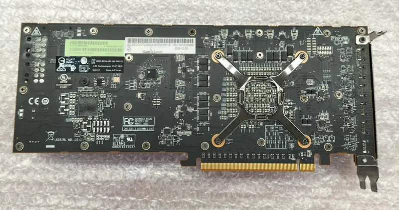 Carte graphique AMD : RADEON PRO V320