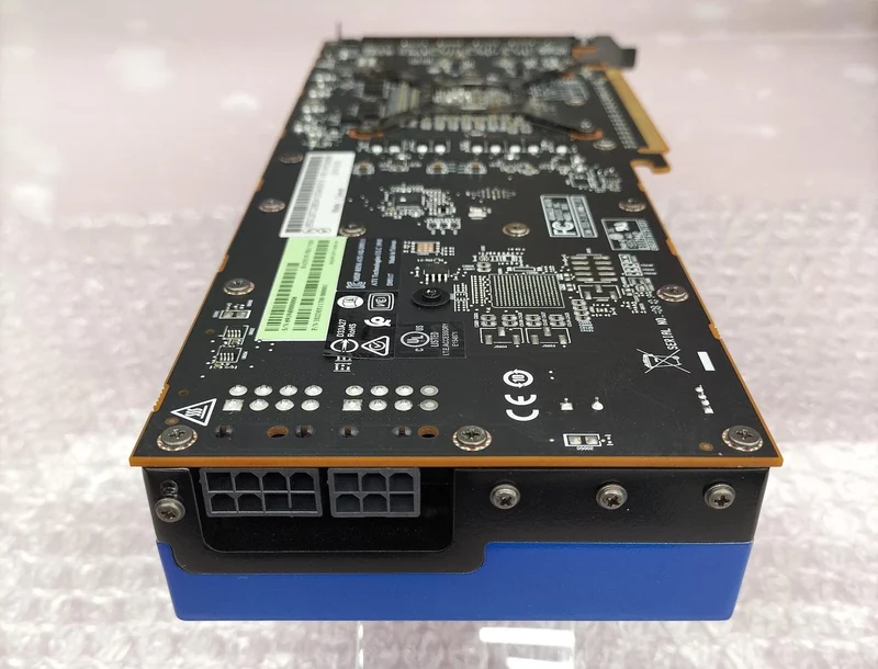 Carte graphique AMD : RADEON PRO V320