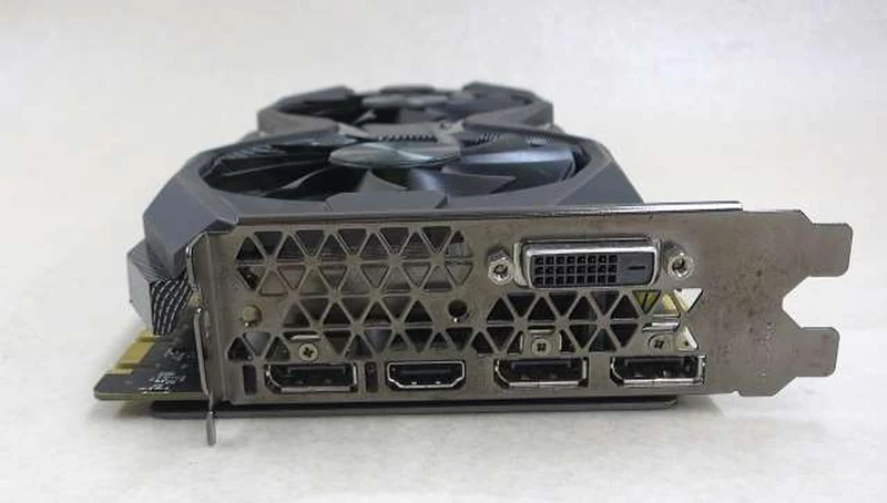 Carte graphique ZOTAC : ZTGTX1070-8GD5AMP01