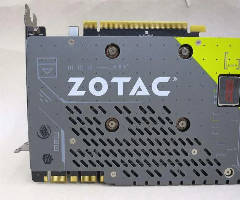Carte graphique ZOTAC : ZTGTX1070-8GD5AMP01