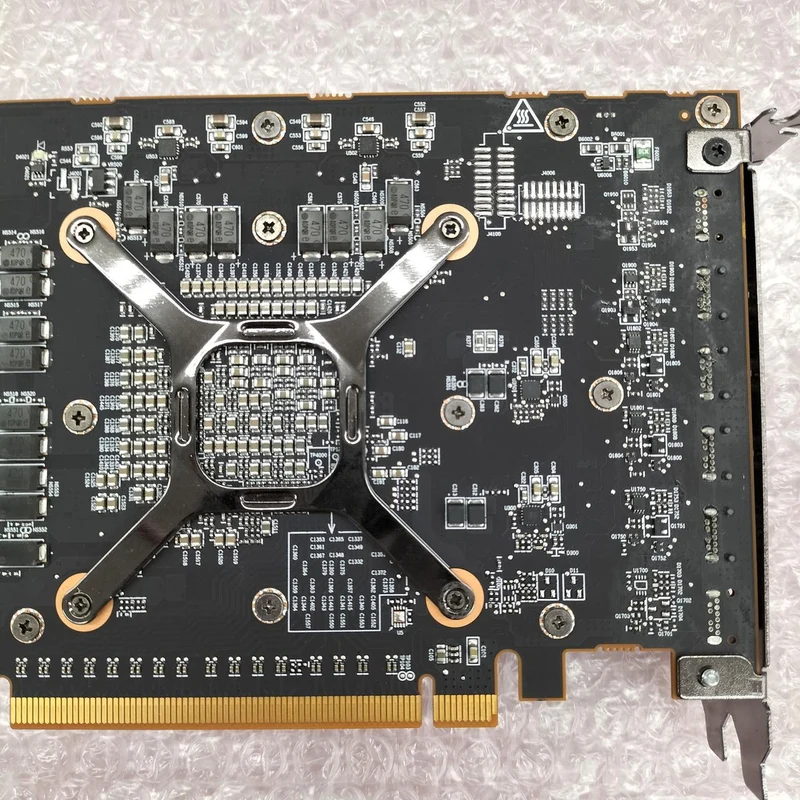 Carte graphique AMD : RADEON PRO V320