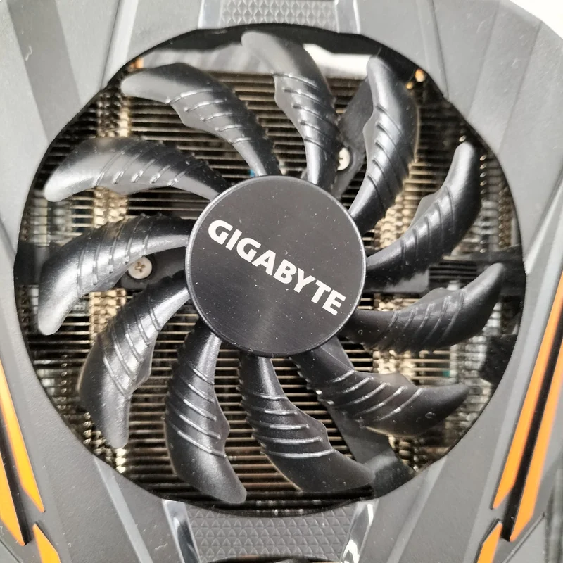 GIGABYTE [Article défectueux] GV-N1070G1 GAMING-8GD GV-N1070G1 GAMING-8GD