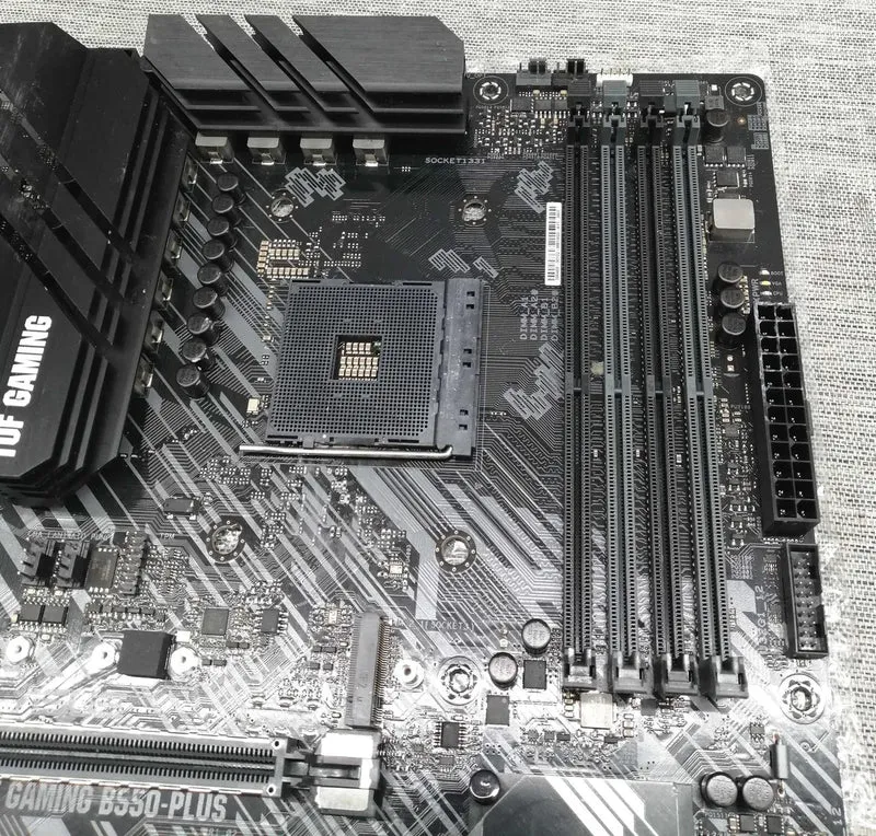 Carte mère ASUS TUF GAMING B550-PLUS