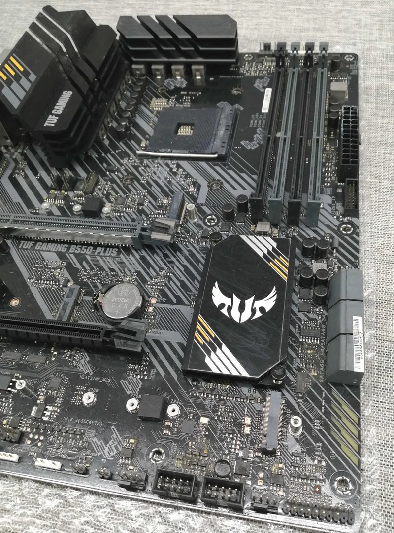 Carte mère ASUS TUF GAMING B550-PLUS