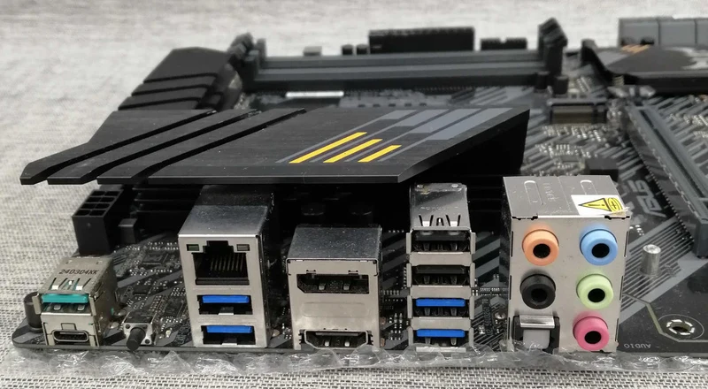 Carte mère ASUS TUF GAMING B550-PLUS