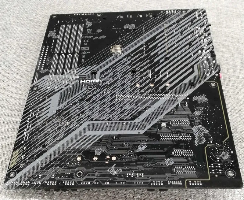 Carte mère ASUS TUF GAMING B550-PLUS