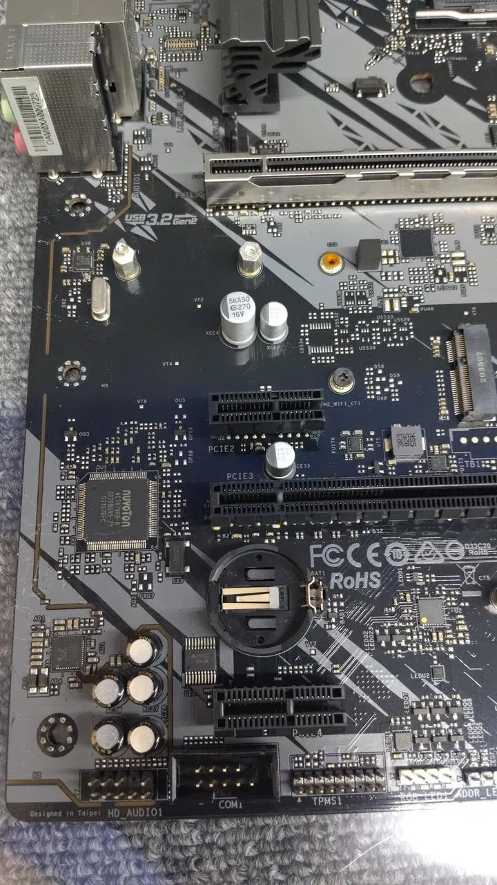 [À DÉCHETER] Carte mère ASROCK B550 PHANTOM GAMING 4