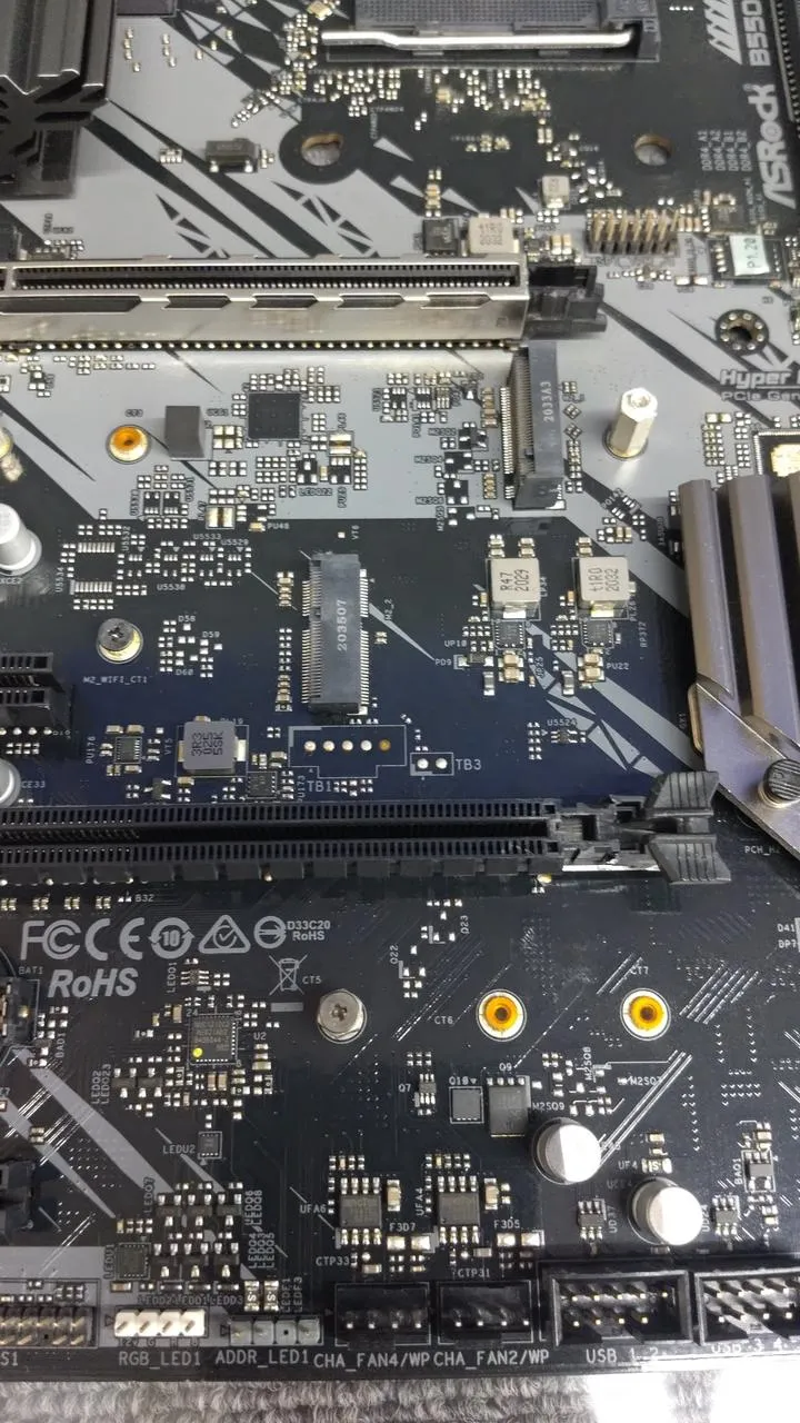 [À DÉCHETER] Carte mère ASROCK B550 PHANTOM GAMING 4