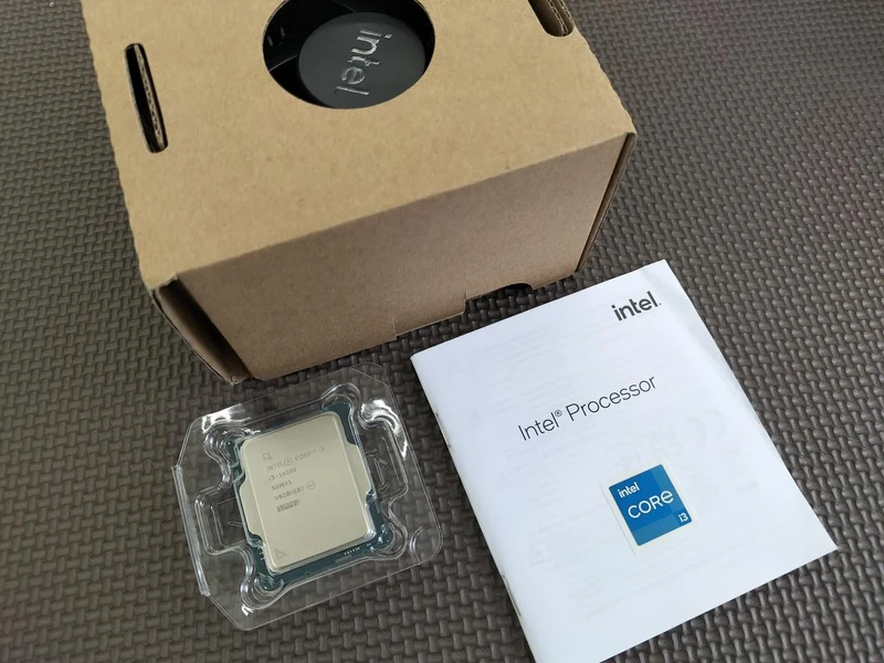 Processeur Intel i3-14100
