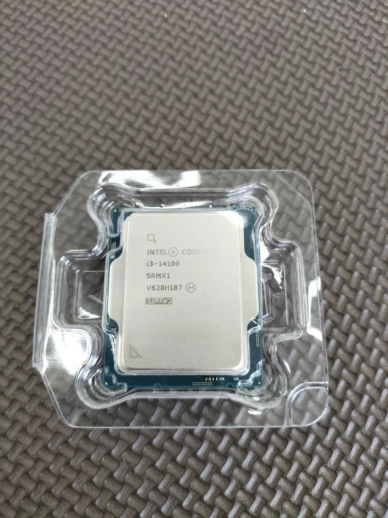 Processeur Intel i3-14100