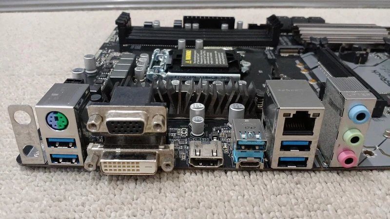 Carte mère ASROCK : Z370M PRO4