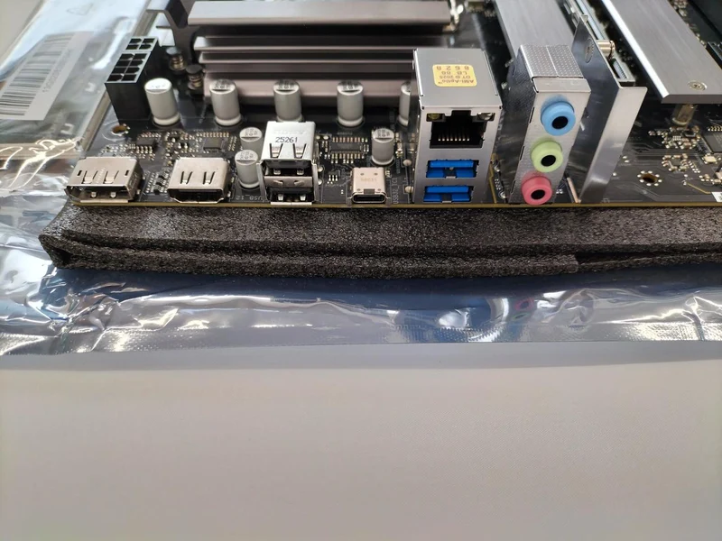 [À DÉCHETER] Carte mère ASROCK B760M R2.0