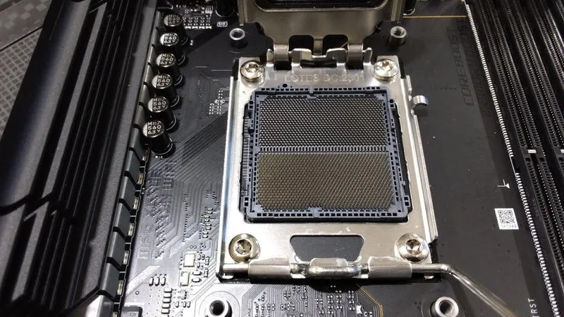 [À DÉCHETER] Carte mère MSI X670E CARBON WIFI