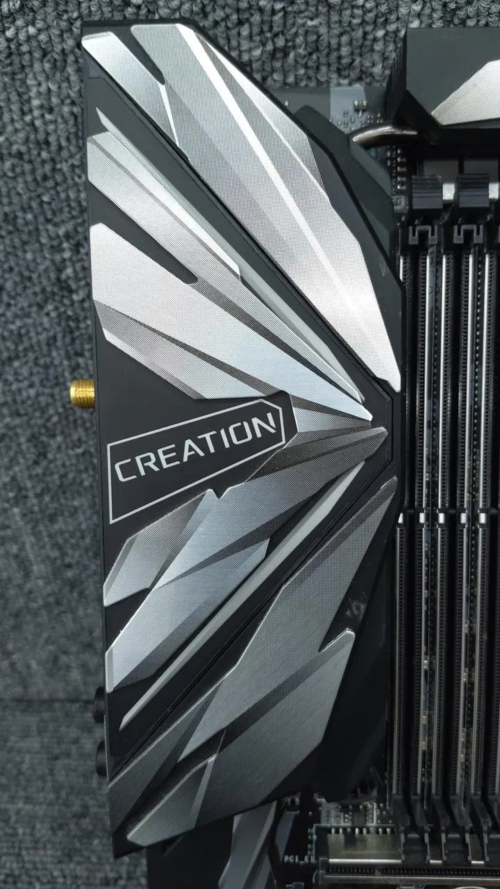 [À DÉCHETER] Carte mère MSI X399 CREATION
