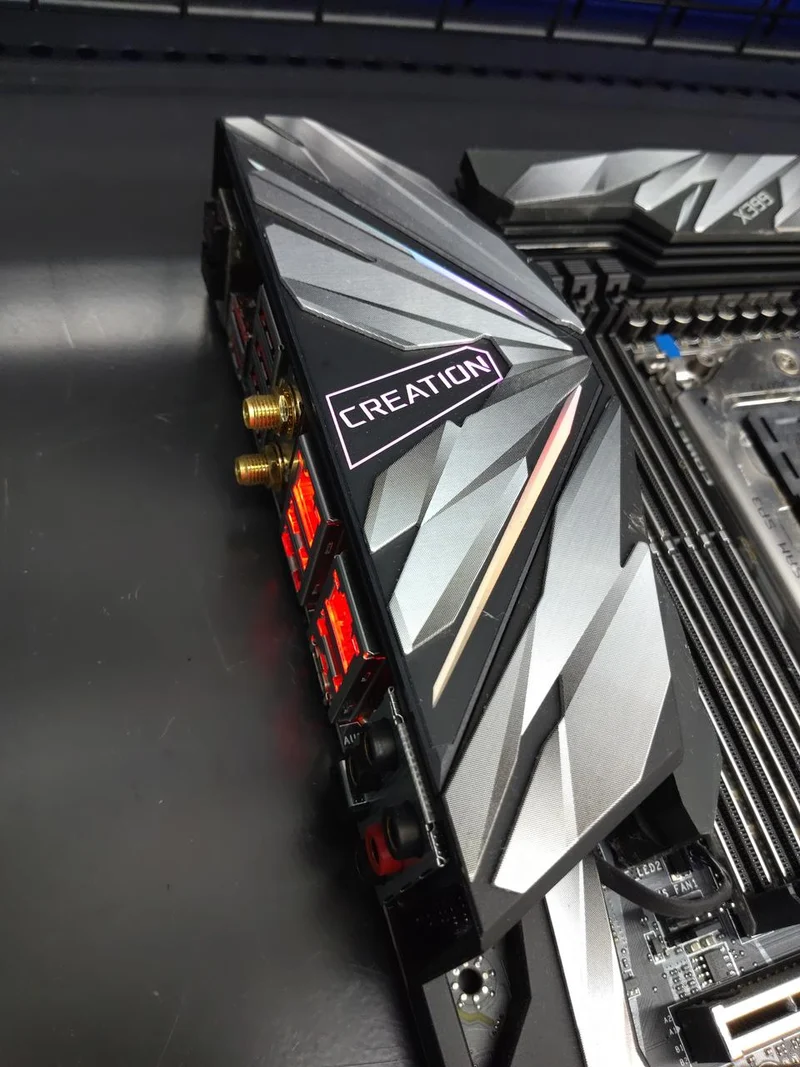 [À DÉCHETER] Carte mère MSI X399 CREATION